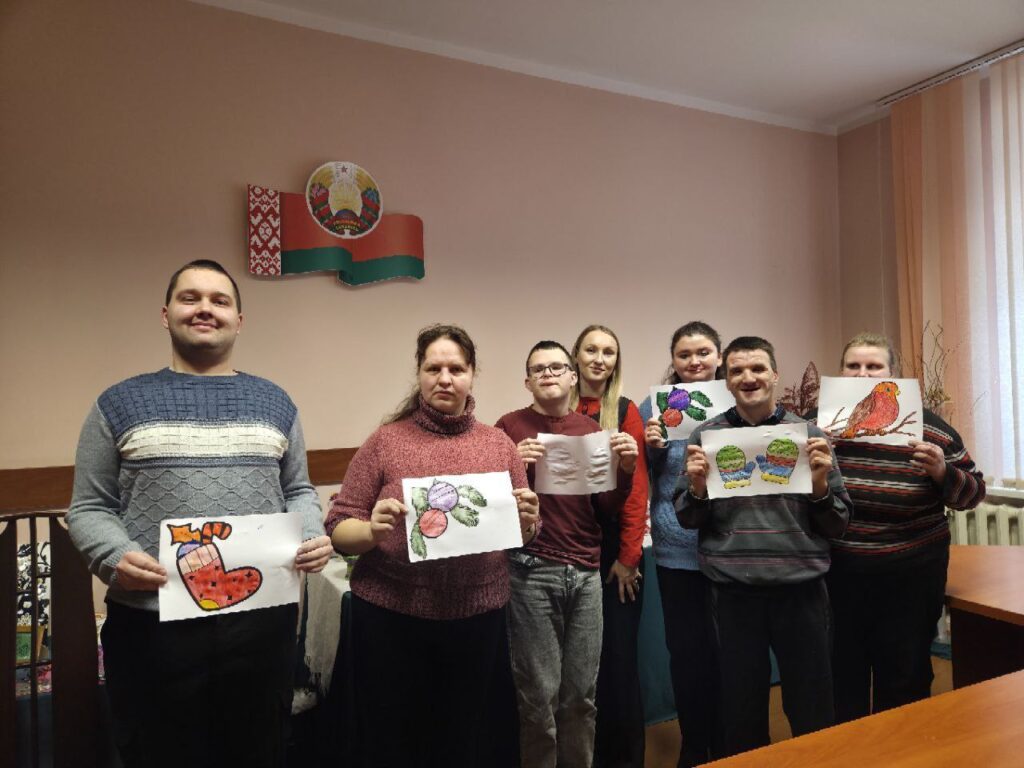 творческое занятие для молодых инвалидов