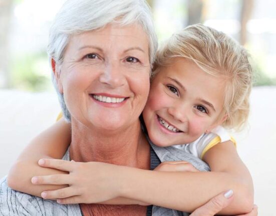 бабушка и внучка