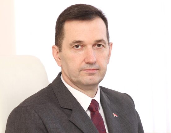 Игорь Генец