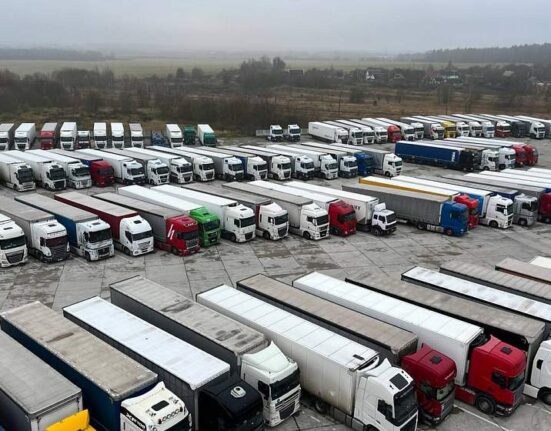 фуры на границе