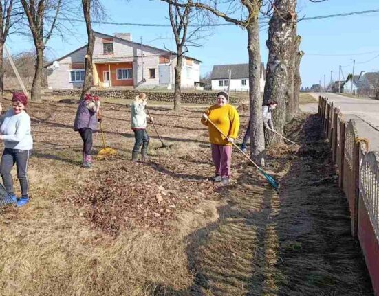 субботник после зимы