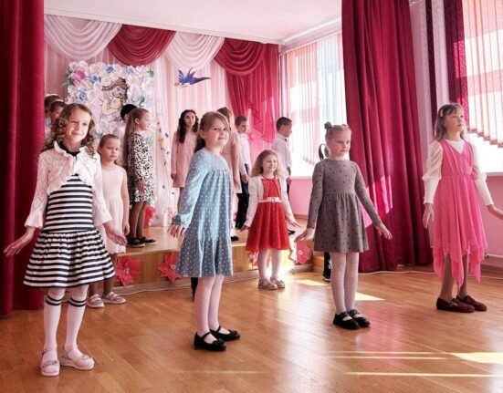 8 Марта в школе