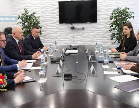 Юрий Караев