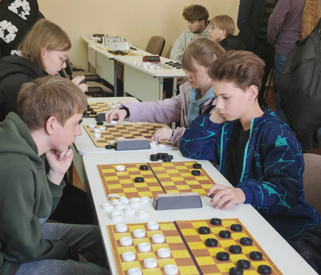 соревнование по шашкам