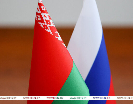 флаги Беларусь и Россия