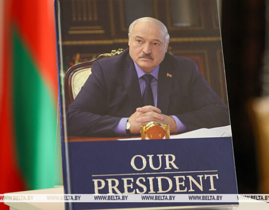 книга "Наш Президент" на английском языке