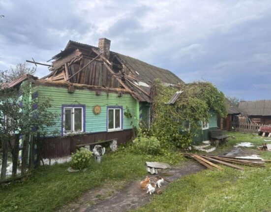 дом без крыши после урагана в Вороновском районе