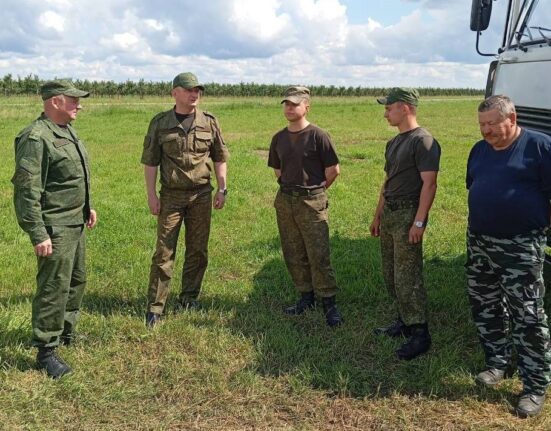 Военный комиссар Ивьевского района проводит встречи с трудовыми коллективами сельхозпредприятий