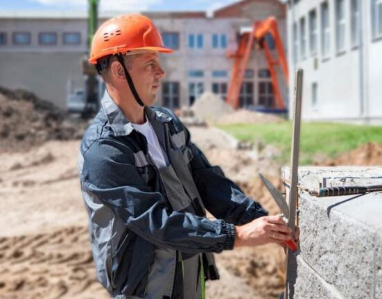 строитель