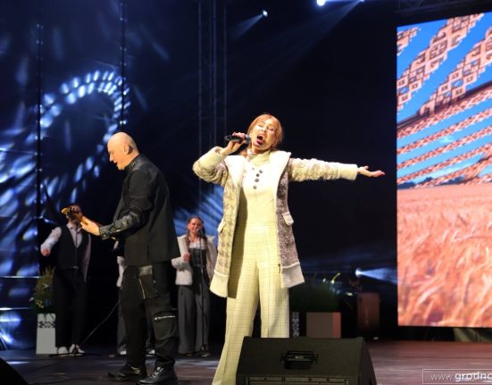 группа "АУРА" на Дожинках в Кореличах