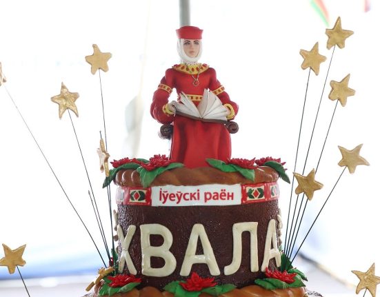 каравай Ивьевского района на Дожинках